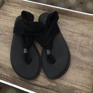 Sanuk black slings